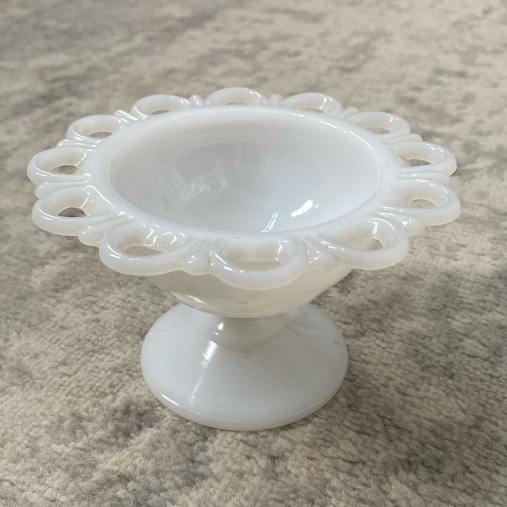 Vintage Milk glass bowl